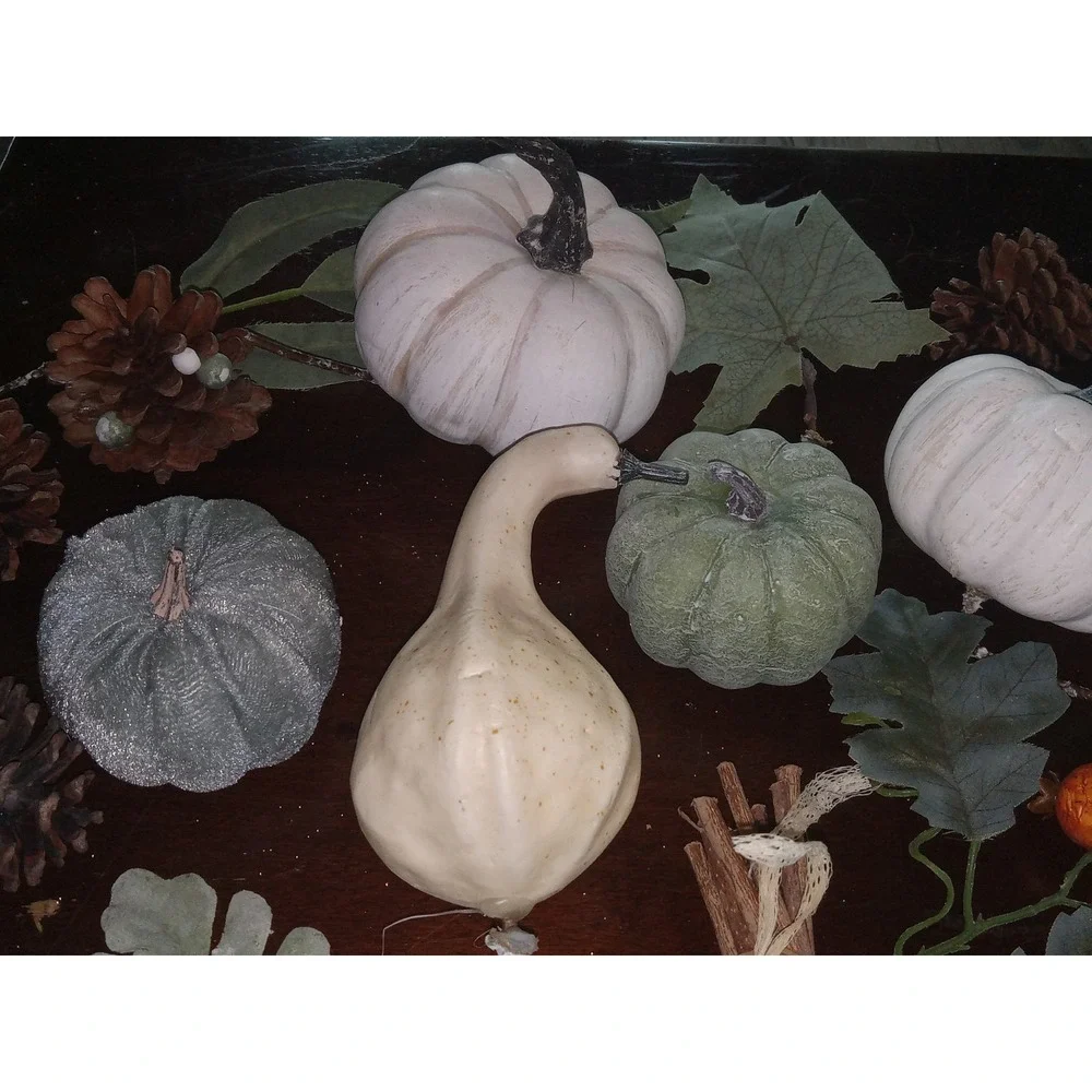 33 Pc Vintage Artificial Faux Pumpkins Berries Leaves Realistic Home Table Decor